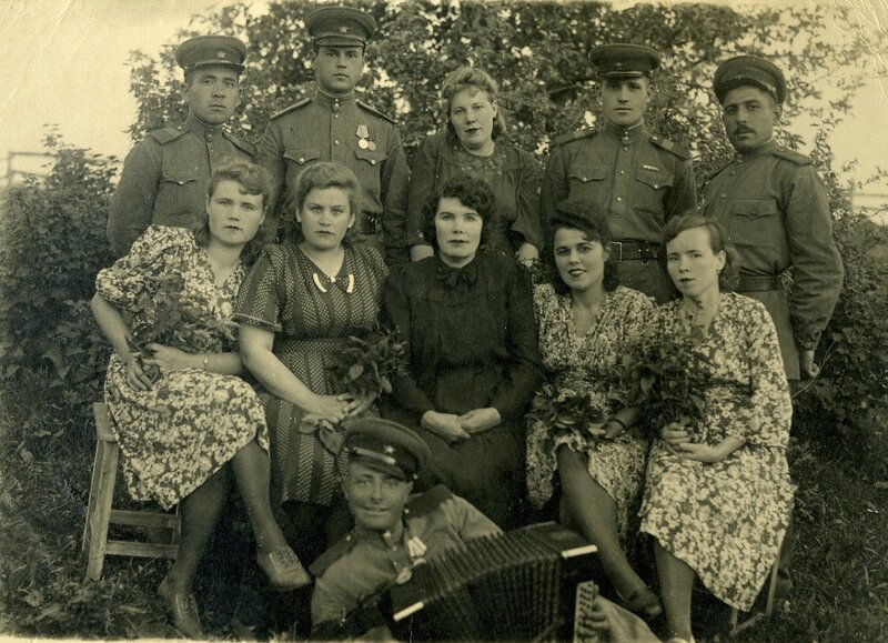 мода с военными девушки