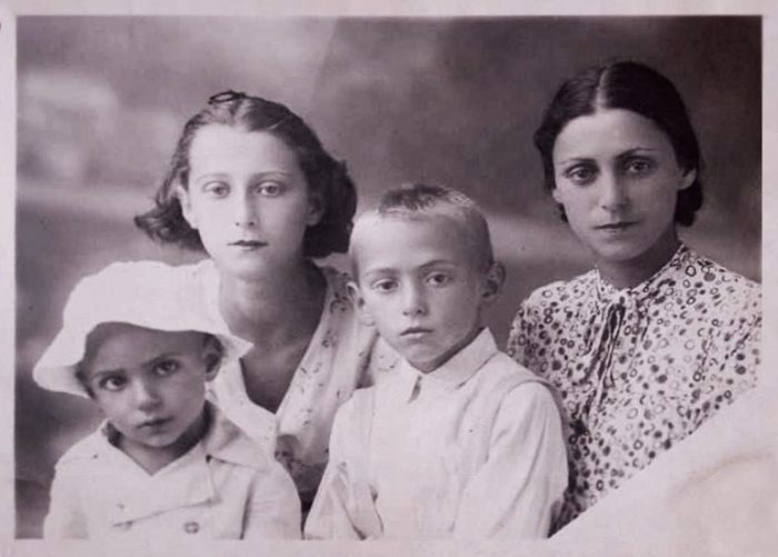 суламифь с детьми сестры